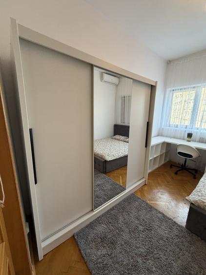 Apartament cu 3 camere semidecomandat, mobilat în Ultracentral