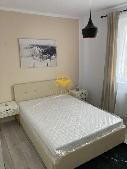 Apartament cu 3 camere semidecomandat în Florești