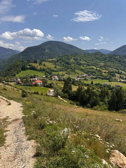 Teren de 4000 mp, în Rucăr