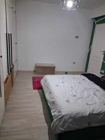 Apartament cu 2 camere semidecomandat în Florești