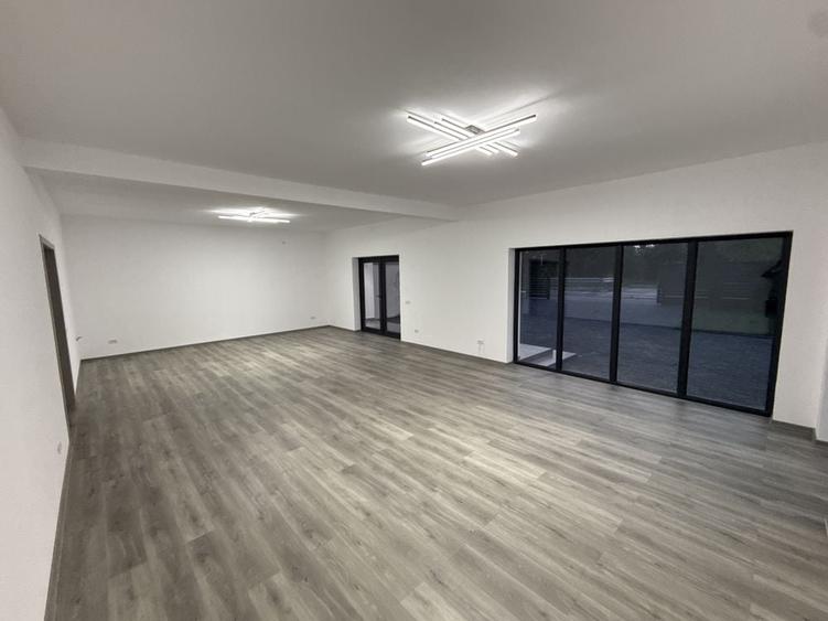 Spațiu comercial, de 130 mp, în Central