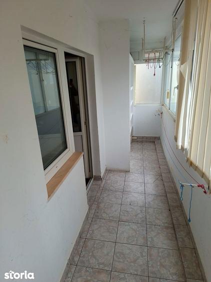 Apartament cu 3 camere decomandat în Găvana
