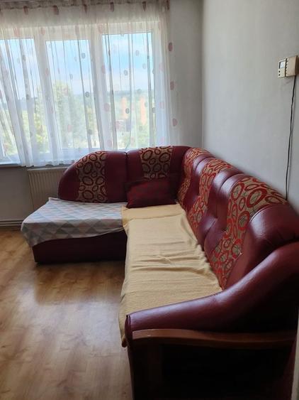Apartament cu 3 camere decomandat în Stana