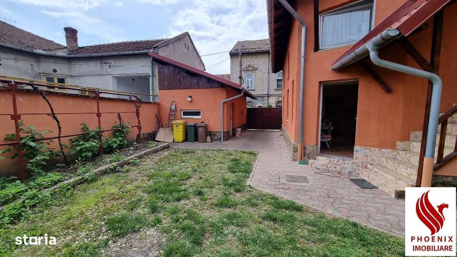 Casă cu 4 camere în Central