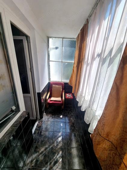 Apartament cu 3 camere semidecomandat în Abator