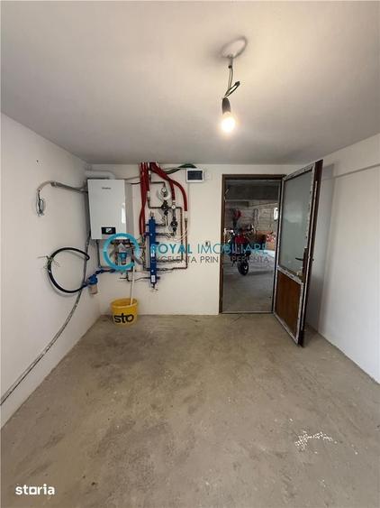 Casă cu 5 camere cu Teren 3700 Mp în Boldești