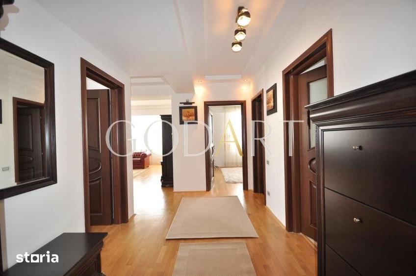 Apartament cu 3 camere, mobilat în Aviatorilor