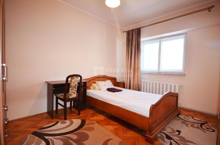 Apartament cu 4 camere decomandat, mobilat în Gară