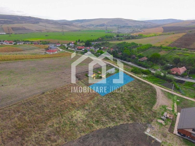 Teren Construcții intravilan de 1200 mp, în Gădălin
