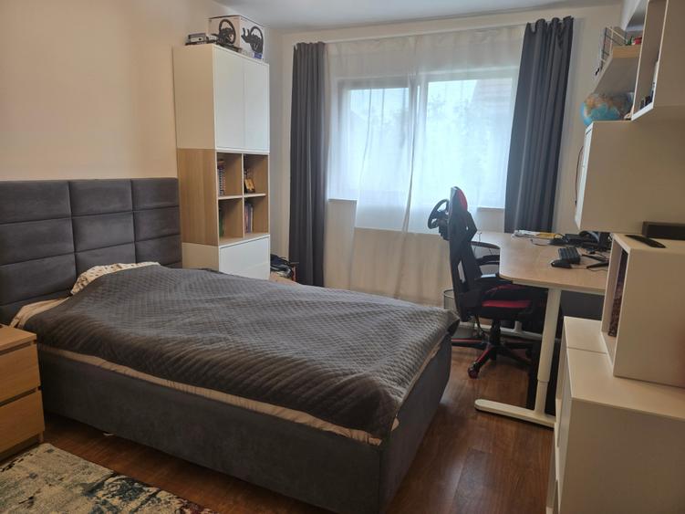 Casă cu 5 camere cu Canalizare în Sud