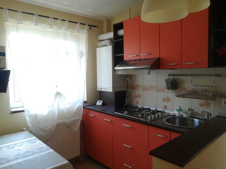 Proprietar, inchiriez apartament cu 2 camere, decomandat Grand Arena - Berceni - 2