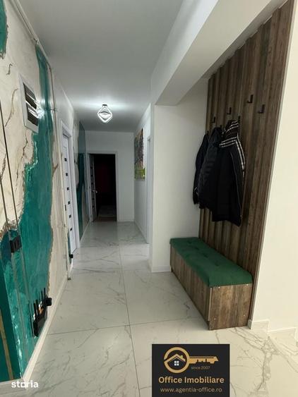 Apartament cu 3 camere semidecomandat în Central
