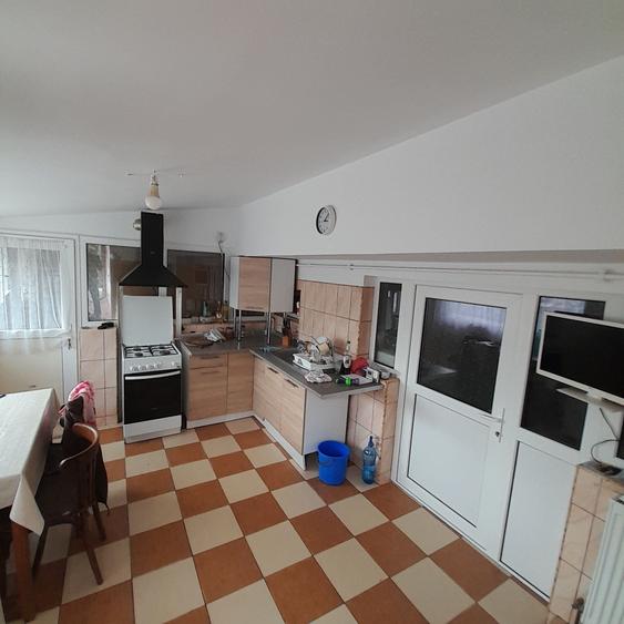 Casă cu 3 camere cu Teren 2250 Mp în Sintești