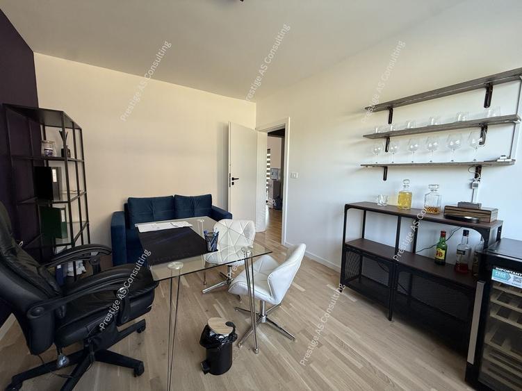 Apartament cu 3 camere semidecomandat, mobilat în Aradului
