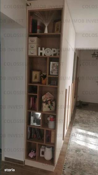 Apartament cu 3 camere decomandat în Tractorul