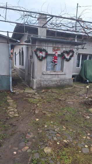 Casă cu 6 camere cu Teren 280 Mp în Central