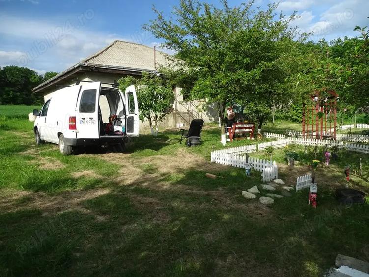 Casă cu 3 camere cu Teren 13000 Mp în Stănița