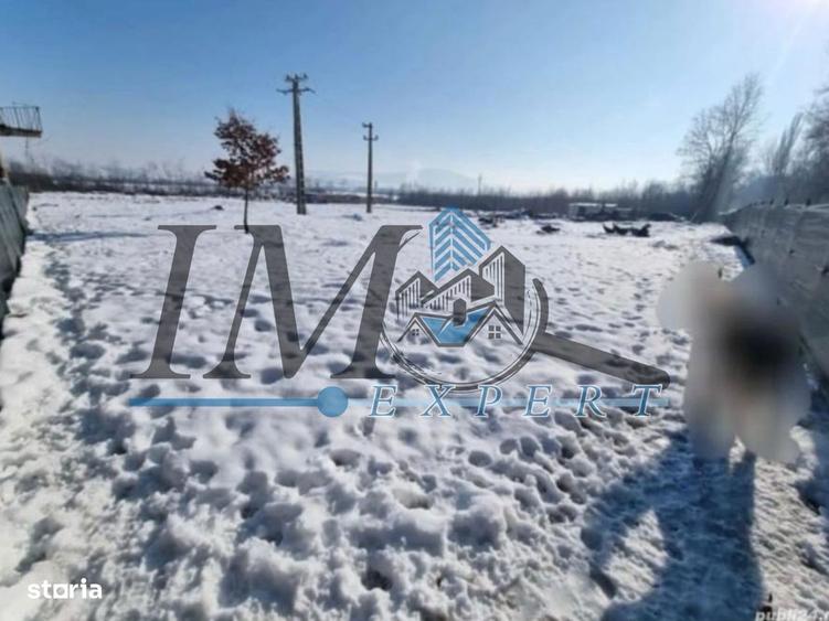 Teren de 8100 mp, în Central