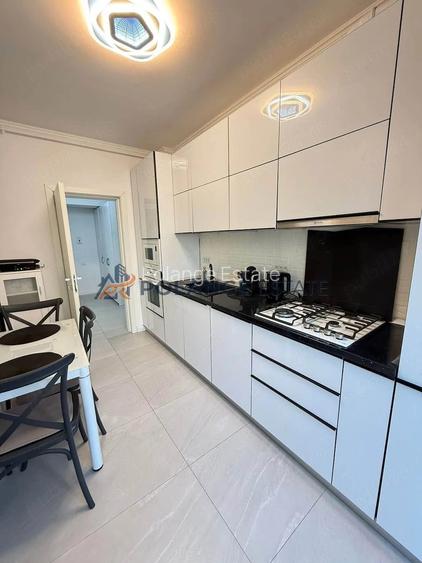 Vand apartament modern spa?ios cu 2 camere decomandat Constanta Mamaia