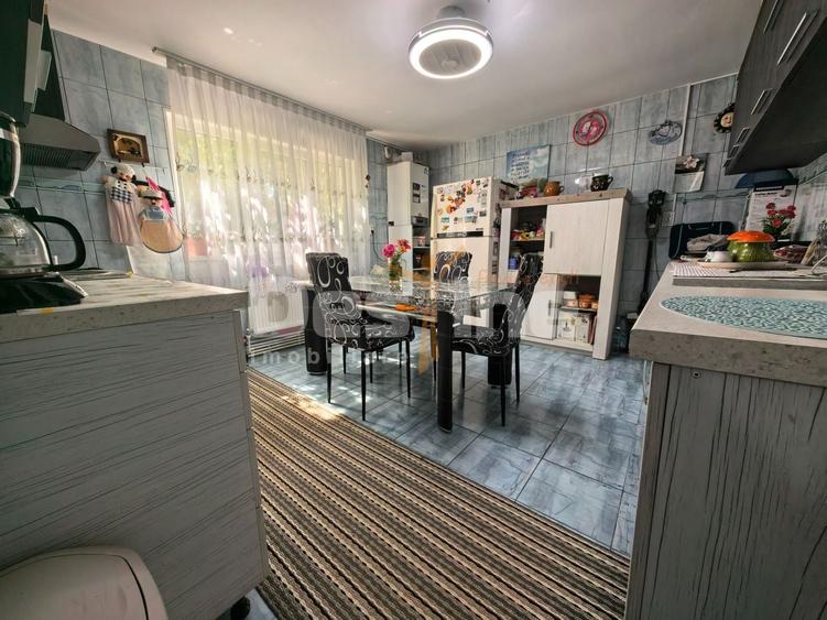 Casă individuală cu 5 camere cu Canalizare în Ciurea