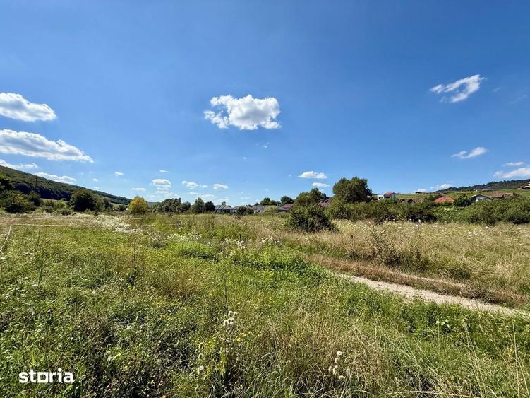 Teren de 600 mp, în Corunca