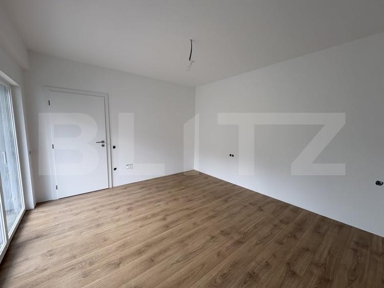 Apartament cu 3 camere semidecomandat în Grigorescu