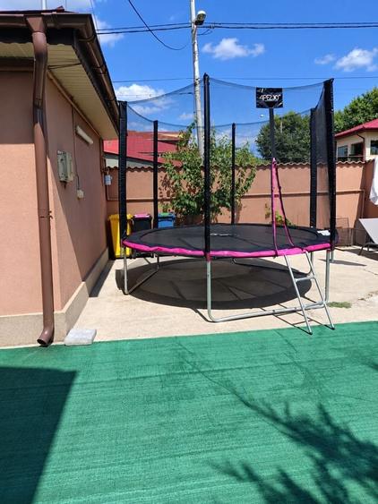 Casă cu 4 camere în Andronache