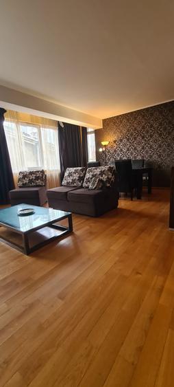 Apartament cu 3 camere semidecomandat în Clucerului