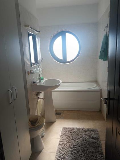 Apartament cu 3 camere decomandat în Vest
