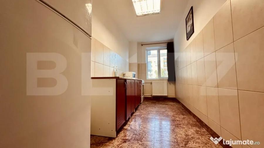 Apartament cu 3 camere decomandat în Rogerius