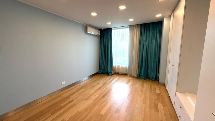 Apartament cu 4 camere, mobilat în Băneasa