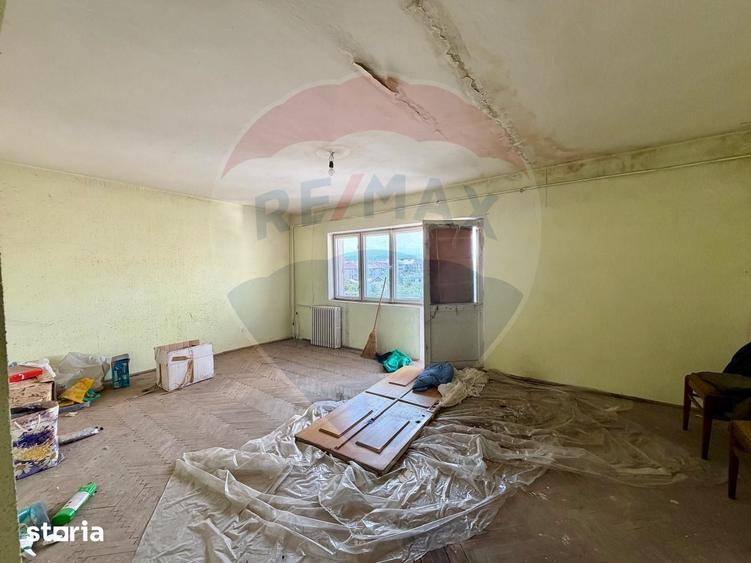 Apartament cu 3 camere decomandat în Brăilei