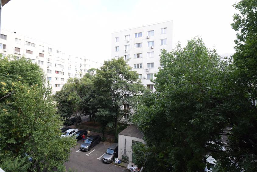Apartament cu 2 camere decomandat în Titan