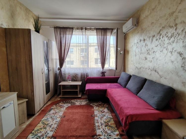 Garsonieră semidecomandată în Far