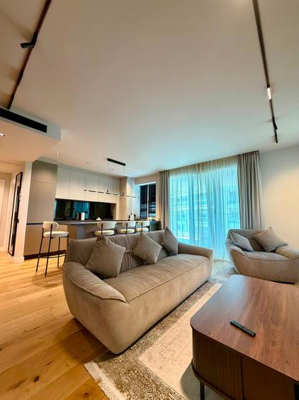 Apartament cu 3 camere semidecomandat în Pantelimon