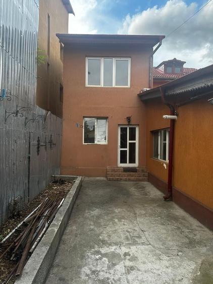 Casă individuală cu 8 camere cu Canalizare în Sălaj
