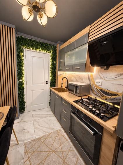 Apartament cu 2 camere decomandat în Școlilor