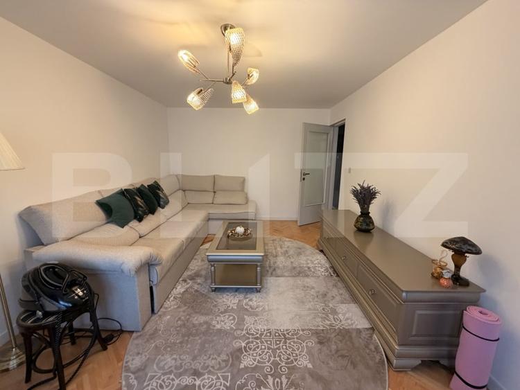 Apartament cu 3 camere decomandat, mobilat în Ampoi 3