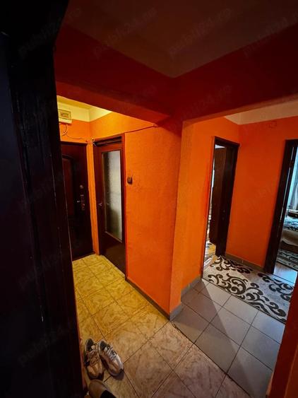 Apartament cu 3 camere decomandat în Crihala