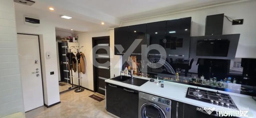 Apartament cu 3 camere semidecomandat în Micro 9