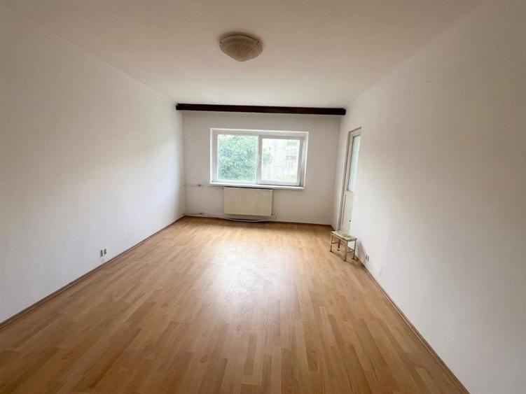 Apartament cu 3 camere decomandat în Decebal