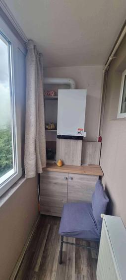 Apartament cu 3 camere decomandat în Florilor