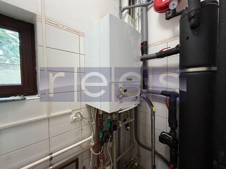 Casă individuală cu 4 camere cu Canalizare în Central