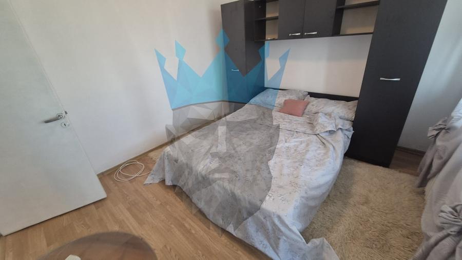 Apartament cu 3 camere decomandat, mobilat în P-ța Unirii