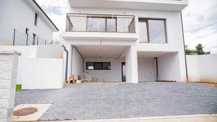 Casă individuală cu 5 camere cu Teren 1000 Mp în Feleacu