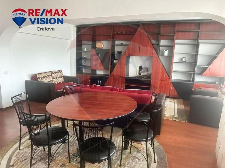 Apartament cu 4 camere de vânzare în zona Central - 4