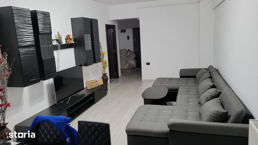 Apartament cu 3 camere semidecomandat în Exterior Vest