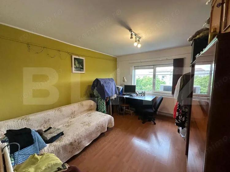Apartament cu 3 camere decomandat, mobilat în Central
