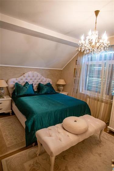 Casă cu 5 camere cu Teren 1229 Mp în Rontău