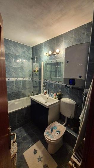 Apartament cu 3 camere decomandat, mobilat în Gorjului